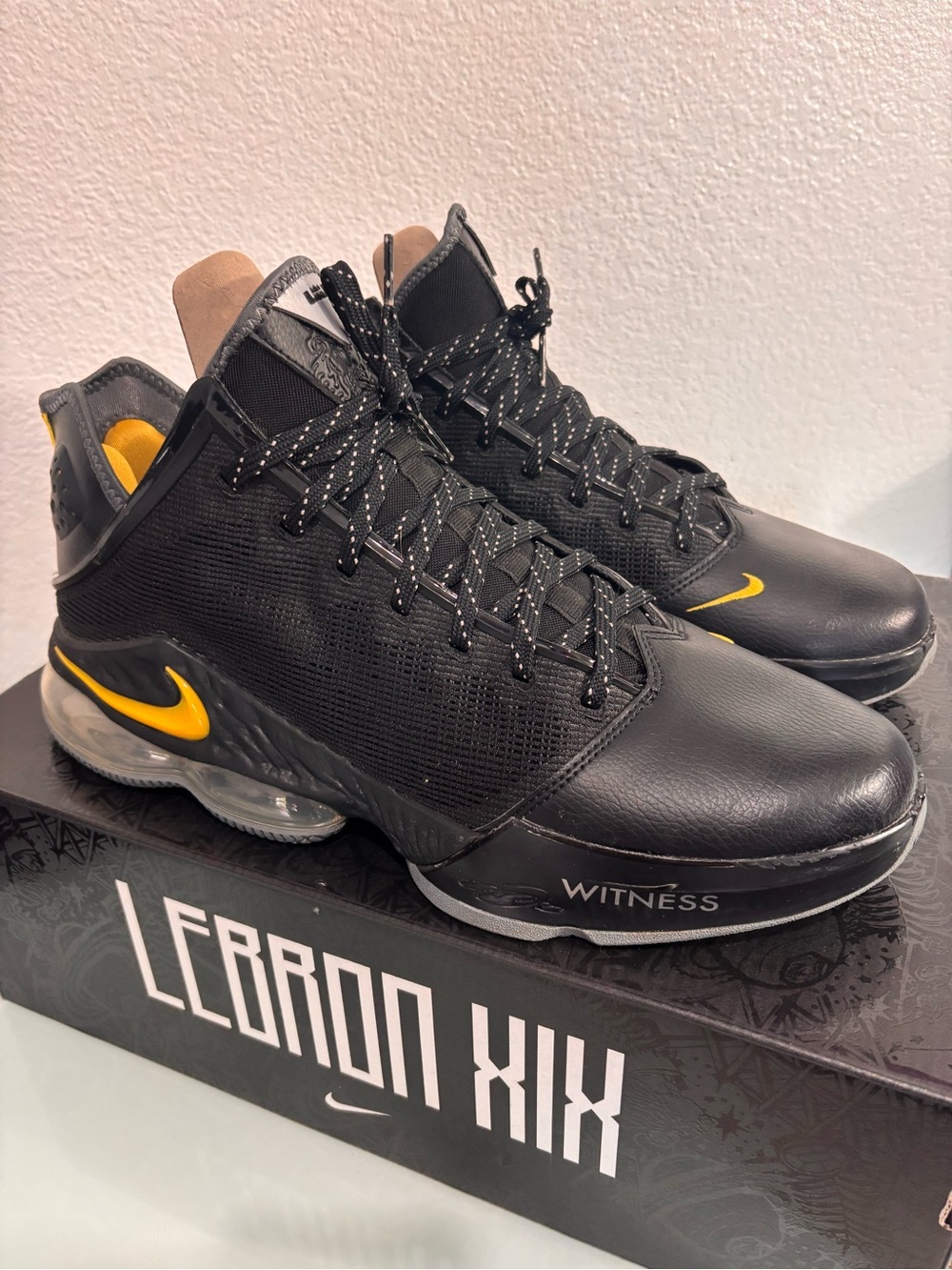 Nike Men’s LeBron XIX Basketball Sneakers - Black & Yellow Size 14